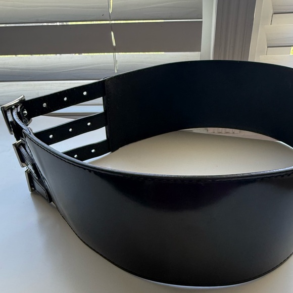 Club Monaco Wide Black Patent Leather Corset Belt with 3 Buckles - Picture 5 of 5